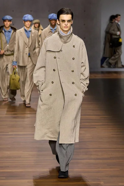 Look 40